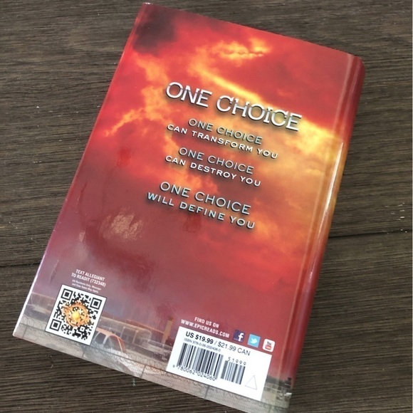 Allegiant by: Veronica Roth hardback book - Picture 5 of 5